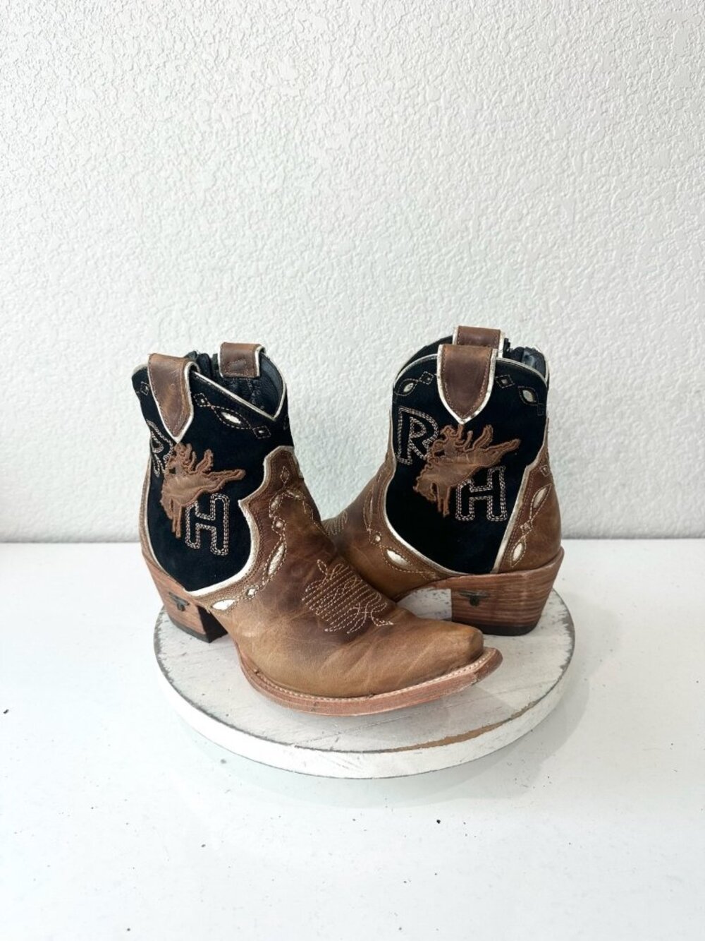 Lane RODEO HOUSTON Cowboy Booties Brown Western Snip Toe Short Boots Women 8.5